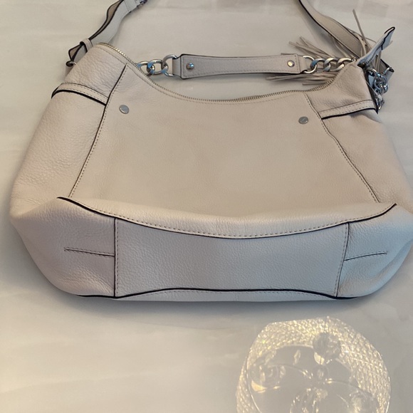 NWT Michael Kors Megan large vanilla shoulder purse. - Picture 14 of 15